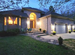 11673 Pondview Ct, Champlin, MN 55316