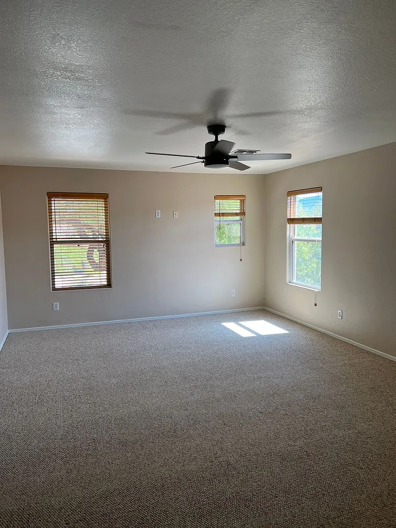 Spacious 4 Bedroom 2.5 Bath Home with Pool in Oro Valley — Photo 4