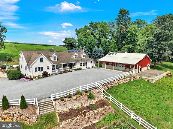 5th image of 942 Valley Rd