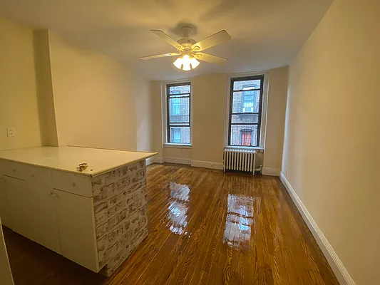 Rented by Urban Real Estate Property Group Inc | media 1