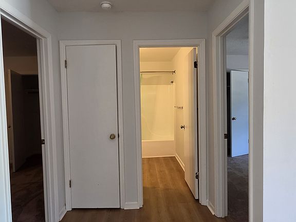 4th image of 108 Pleasant Dr #B