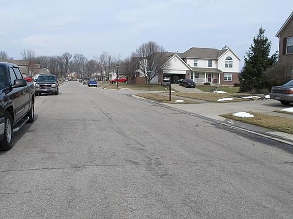 3rd image of 250 Clearbrook Dr