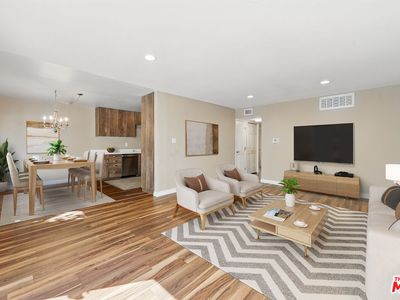 18611 Collins St APT E5, Tarzana, CA, 91356