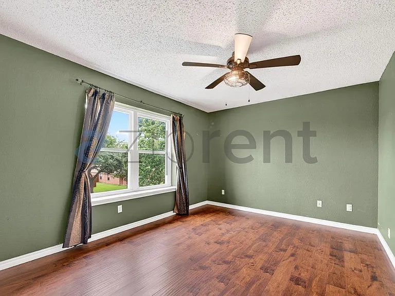 7011 Cottonwood Cir — Photo 29