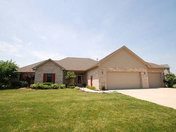1st image of 1368 N Manchester Dr