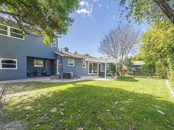 3rd image of 2309 E Wilshire Ave #2309E