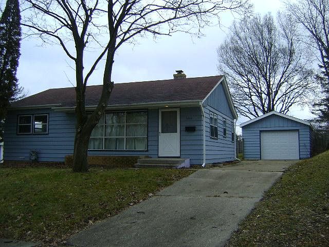 1st image of 3226 Dartmouth Dr