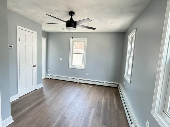 77 Julian St APT 2, Providence, RI 02909