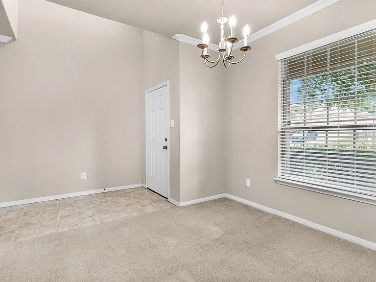 9419 Elliotts Ct — Photo 9