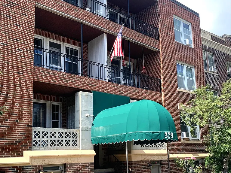 339 S Huntington Ave #6 — Photo 16