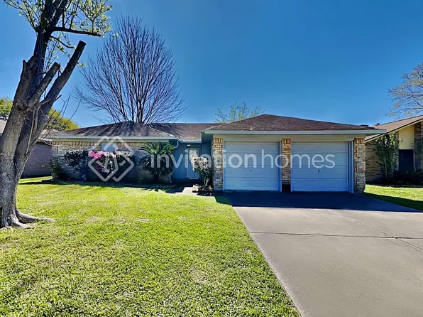 410 Buoy Rd, Webster, TX 77598