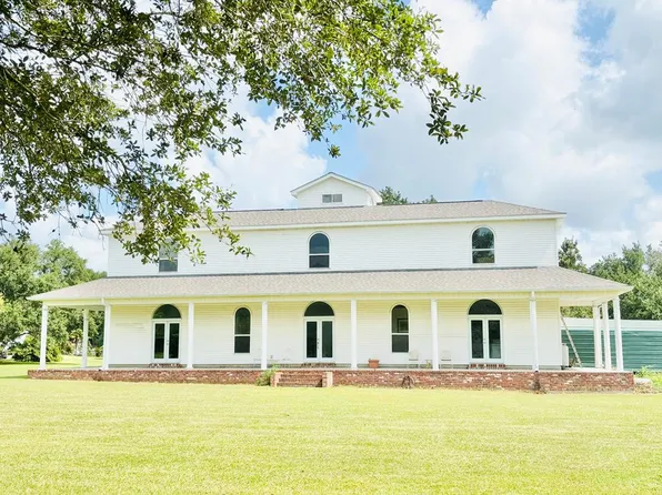 15 Marie Dr, Carriere, MS 39426