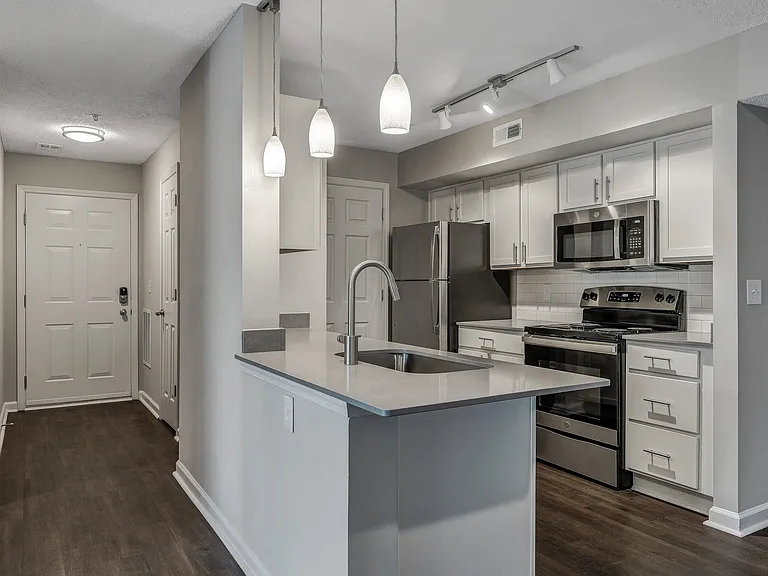 Sunscape Apartments — Photo 24