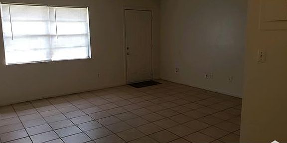 3rd image of 1535 SE 38th Ct