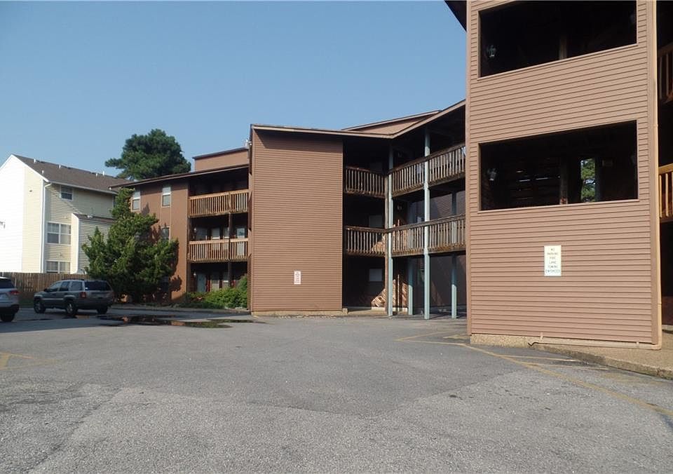 1st image of 8530 Tidewater Dr APT 313