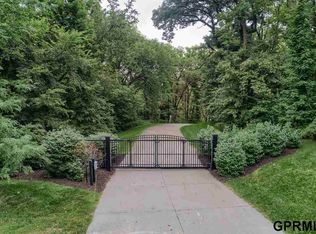 7130 Silver Creek Cir, Omaha, NE 68152