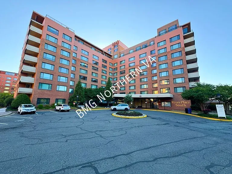 1011 Arlington Blvd #1105 — Photo 1