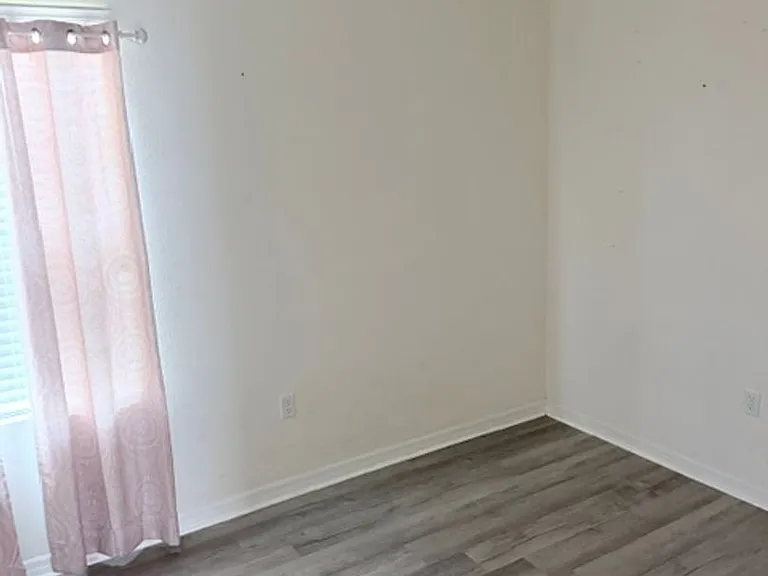 808 Brooklet Dr — Photo 10