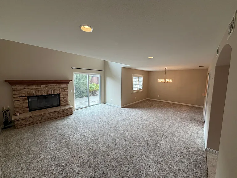 4304 Foxenwood Cir — Photo 4