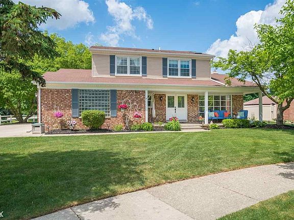 2nd image of 39027 Bramblebush Ct