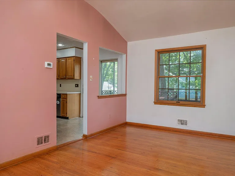 859 Lake Shore Dr — Photo 2