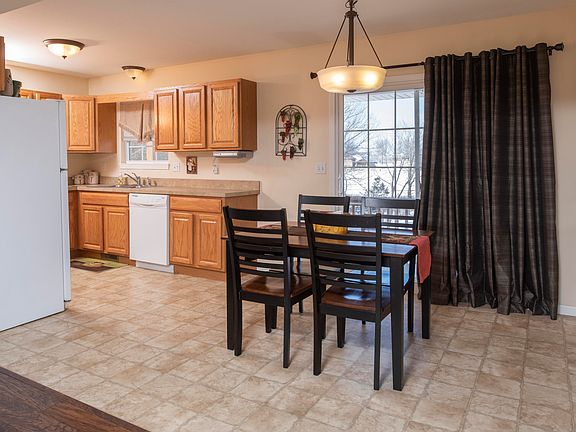 4th image of 9463 Erika Ln