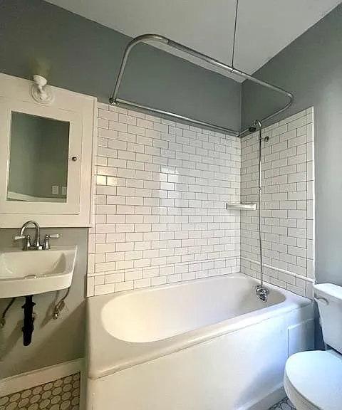463 W 6th St #E — Photo 11