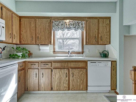 5th image of 4817 N 118th St