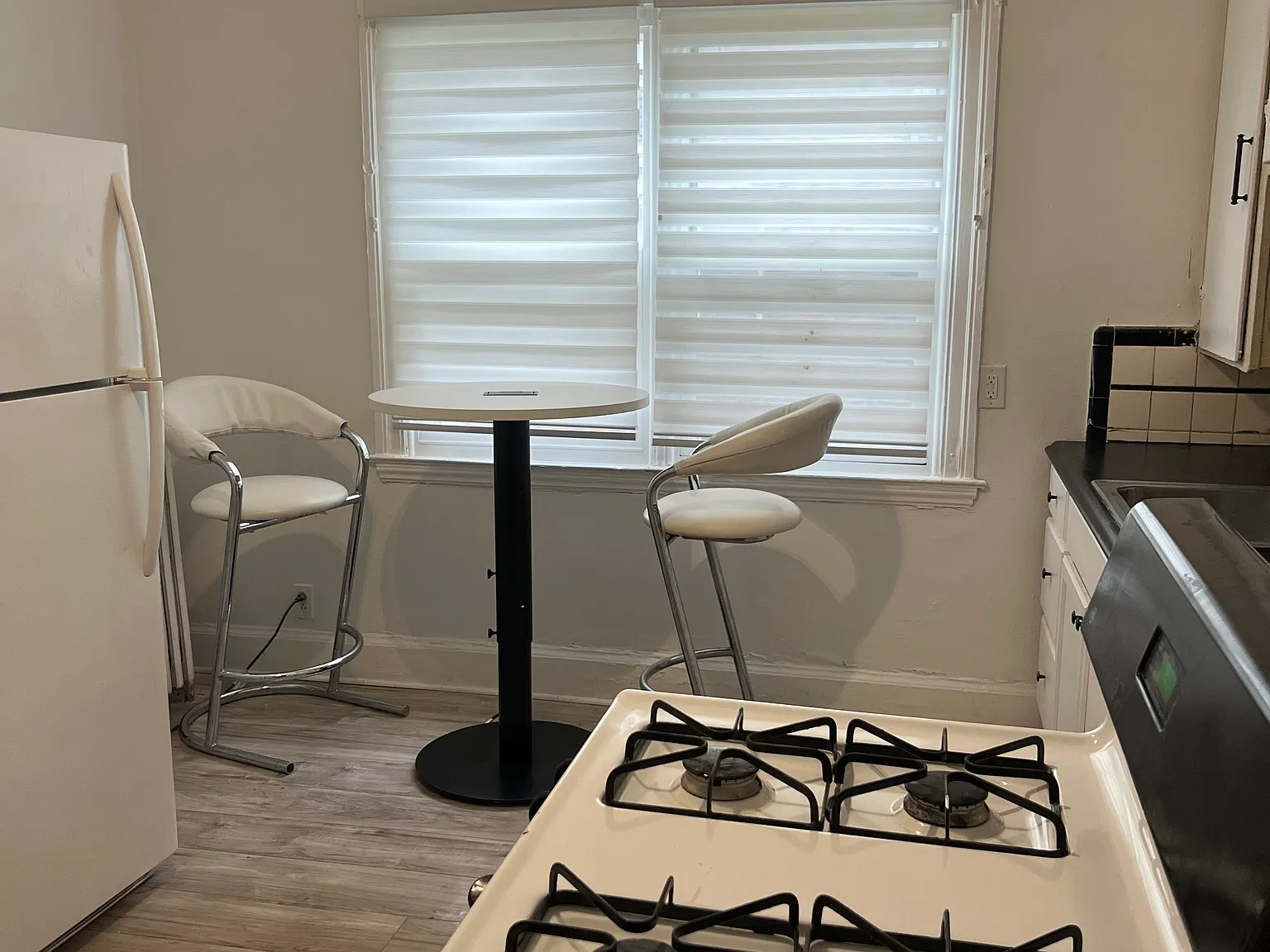 2 bed, 900 sqft, $1,495 — Photo 3