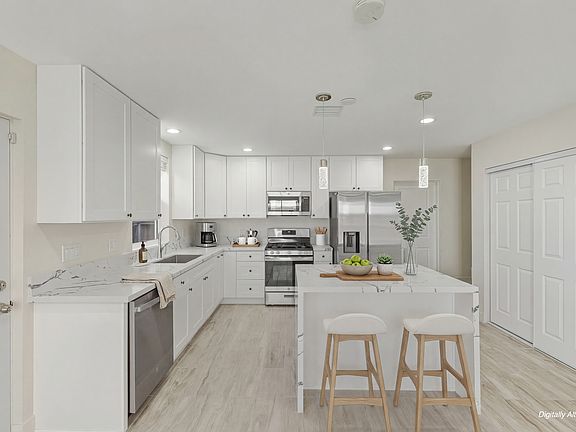 3rd image of 1916 Cedar Ave #B