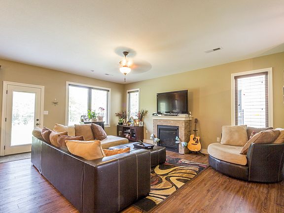 4th image of 2213 Buckner Dr