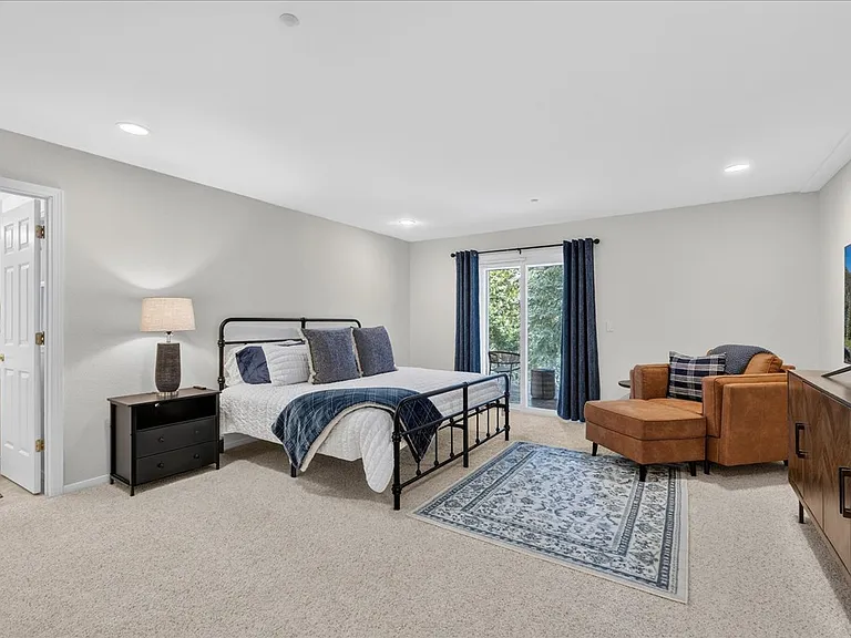 1264 Hidden Woods Dr — Photo 28
