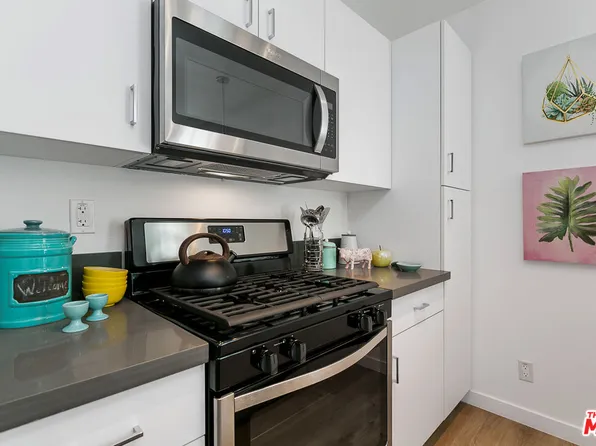 6736 Woodley Ave APT 15, Van Nuys, CA 91406