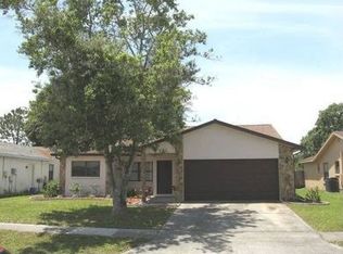 215 Whisper Lake Rd, Palm Harbor, FL 34683