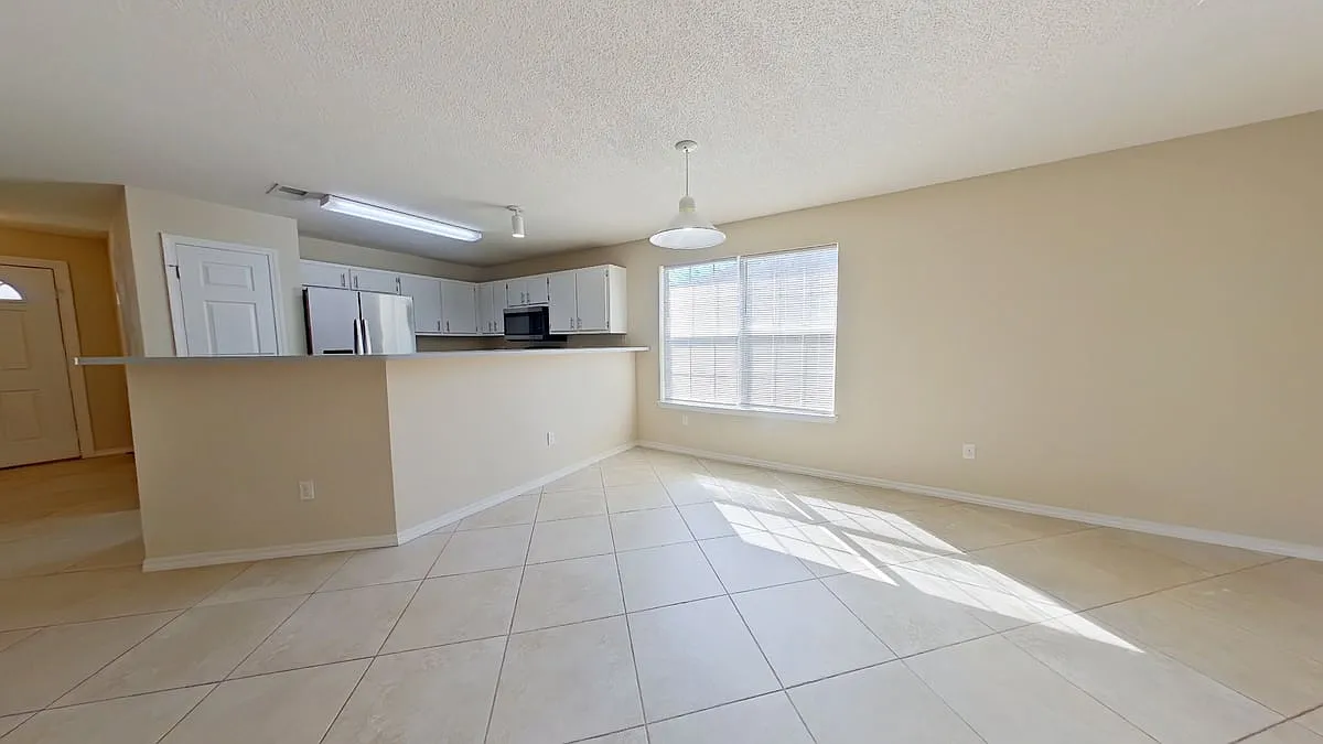 914 Christen Court — Photo 4