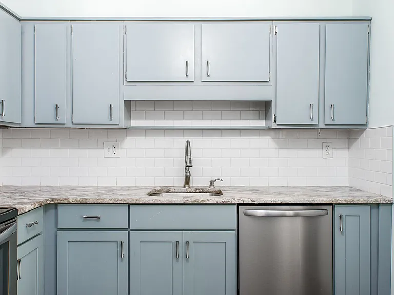 2 Tiffany Pl — Photo 6