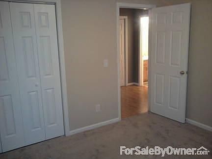 4th image of 726 Fox Chase Ln