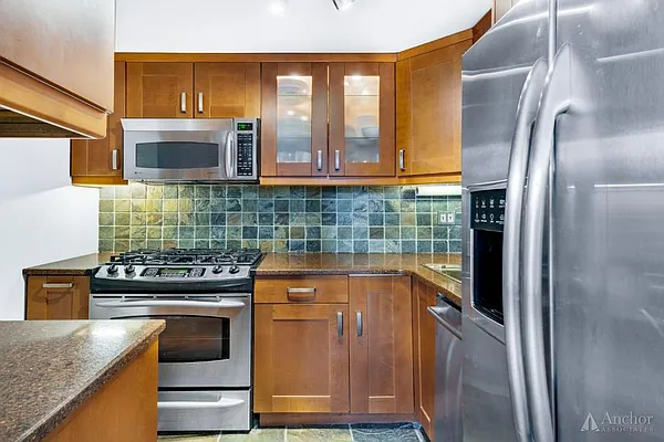 Rented by Anchor Associates | media 24