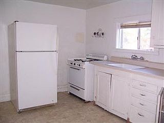 4th image of 317 W F St