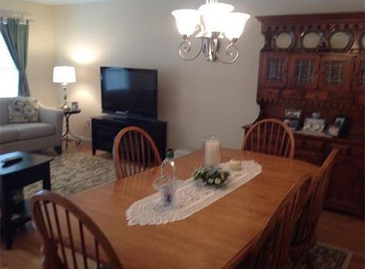 5th image of 804 Thayer St