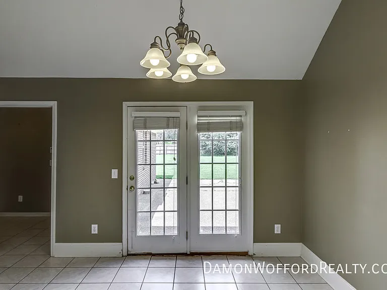 131 Hunters Row — Photo 16