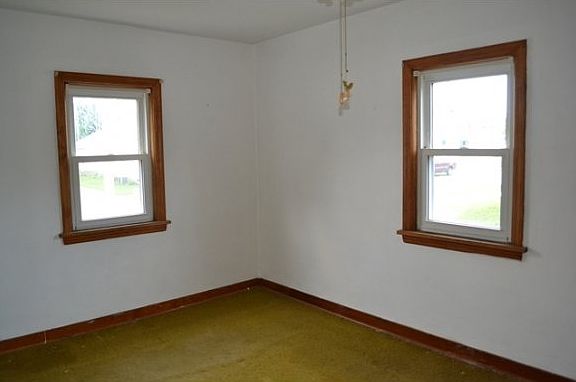 3rd image of 125 W White St