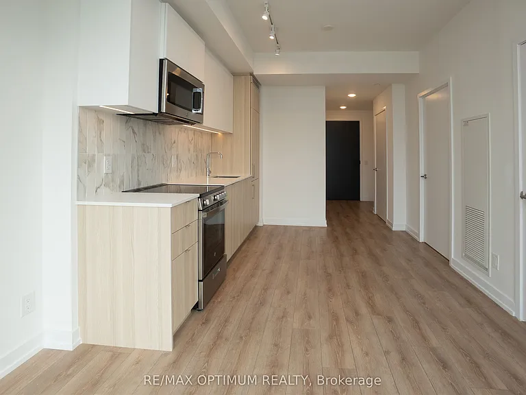 500 Dupont St #512 — Photo 5