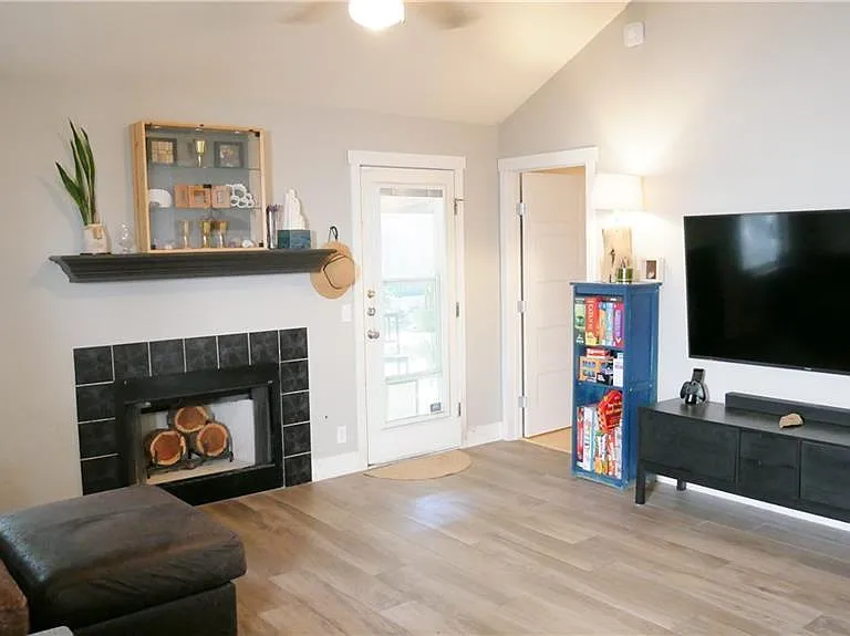 9103 Wellesley Dr — Photo 1