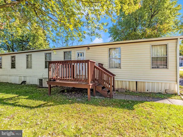 7812 W Hill Rd, Mount Airy, MD 21771