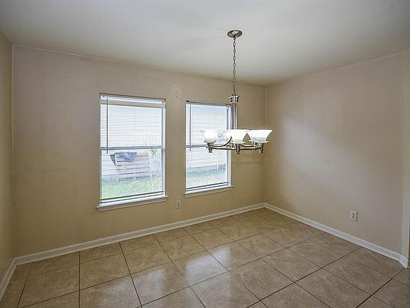 3rd image of 12843 Lodenbriar Dr
