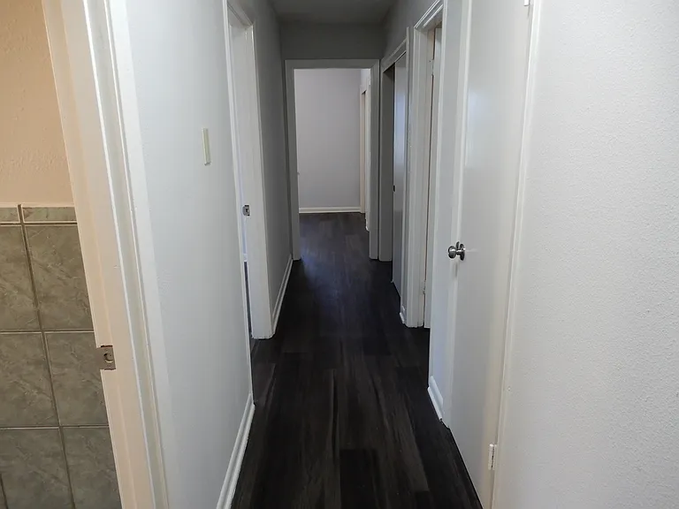 8611 Dover St — Photo 27