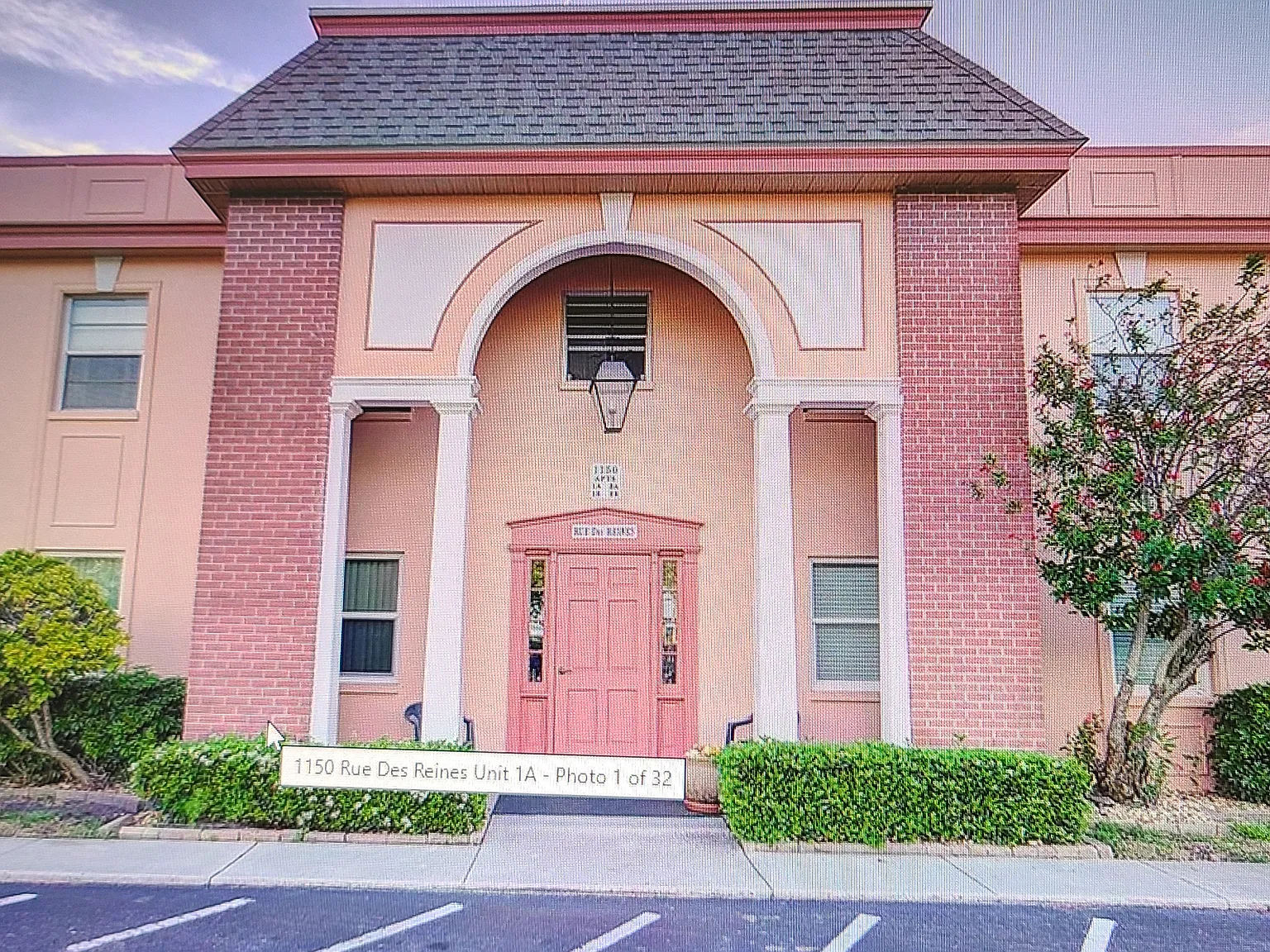 2 bed, 960 sqft, $2,000 — Photo 1