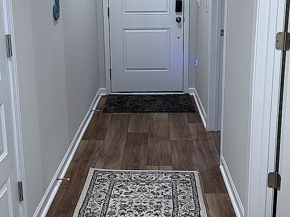 5th image of 1065 Arborwood Ln SW