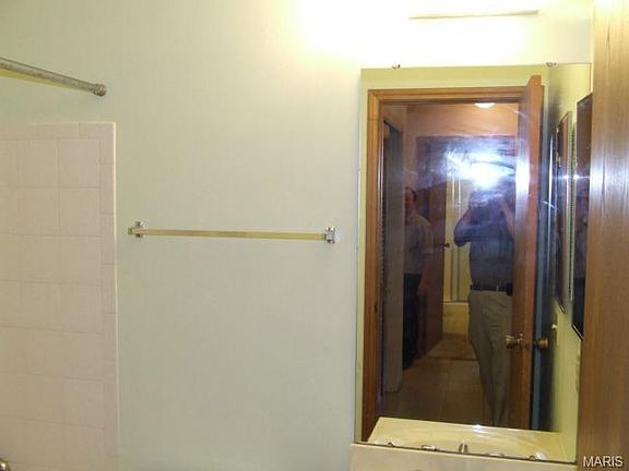 2nd image of 1960 Marine Terrace Dr APT L